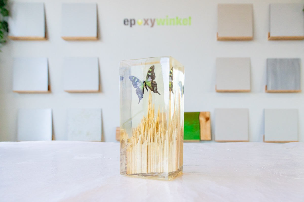 vlinder ingieten met epoxy